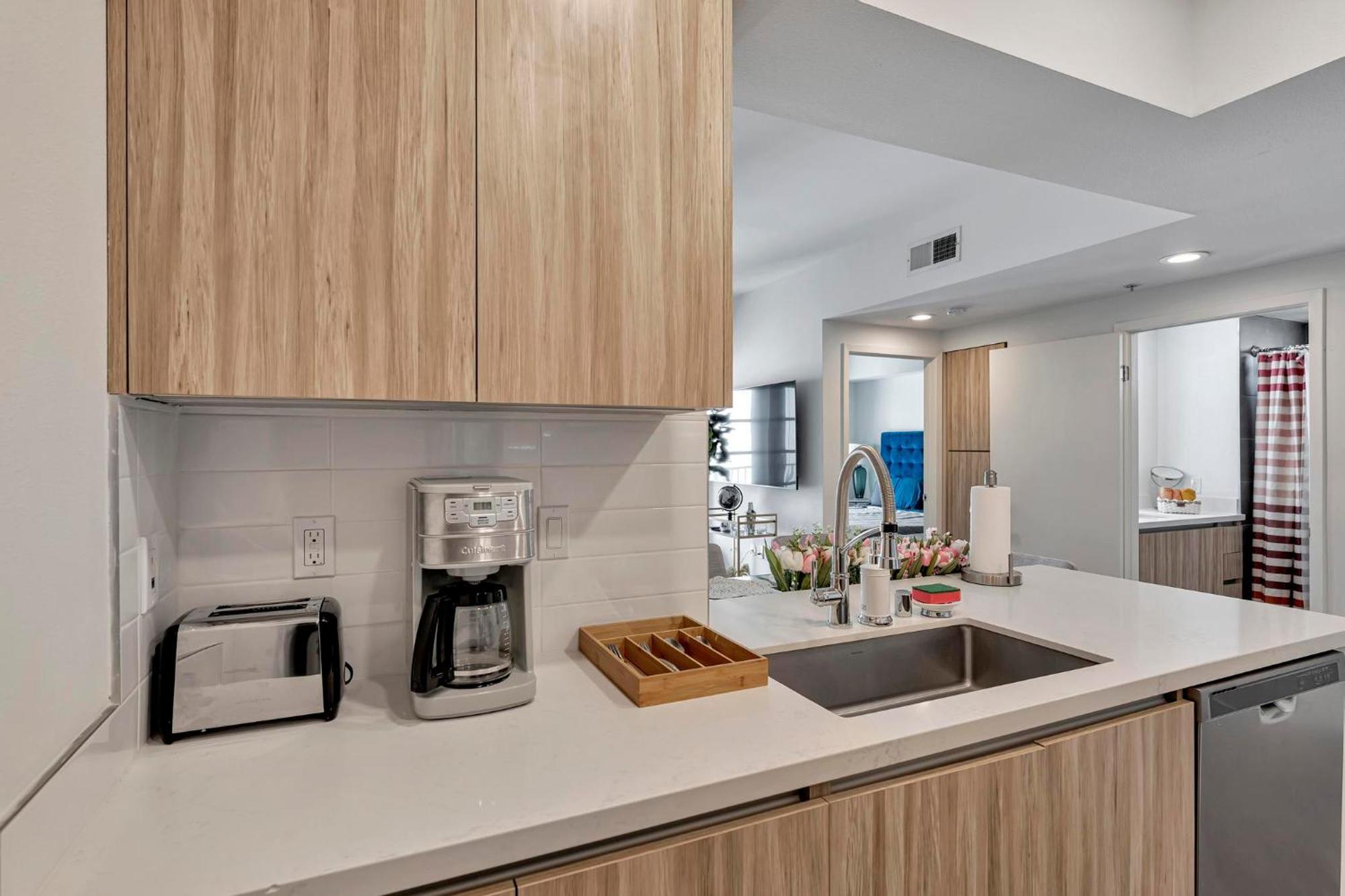 7 Large Down Town Santa Monica Apartment Лос-Анджелес Экстерьер фото