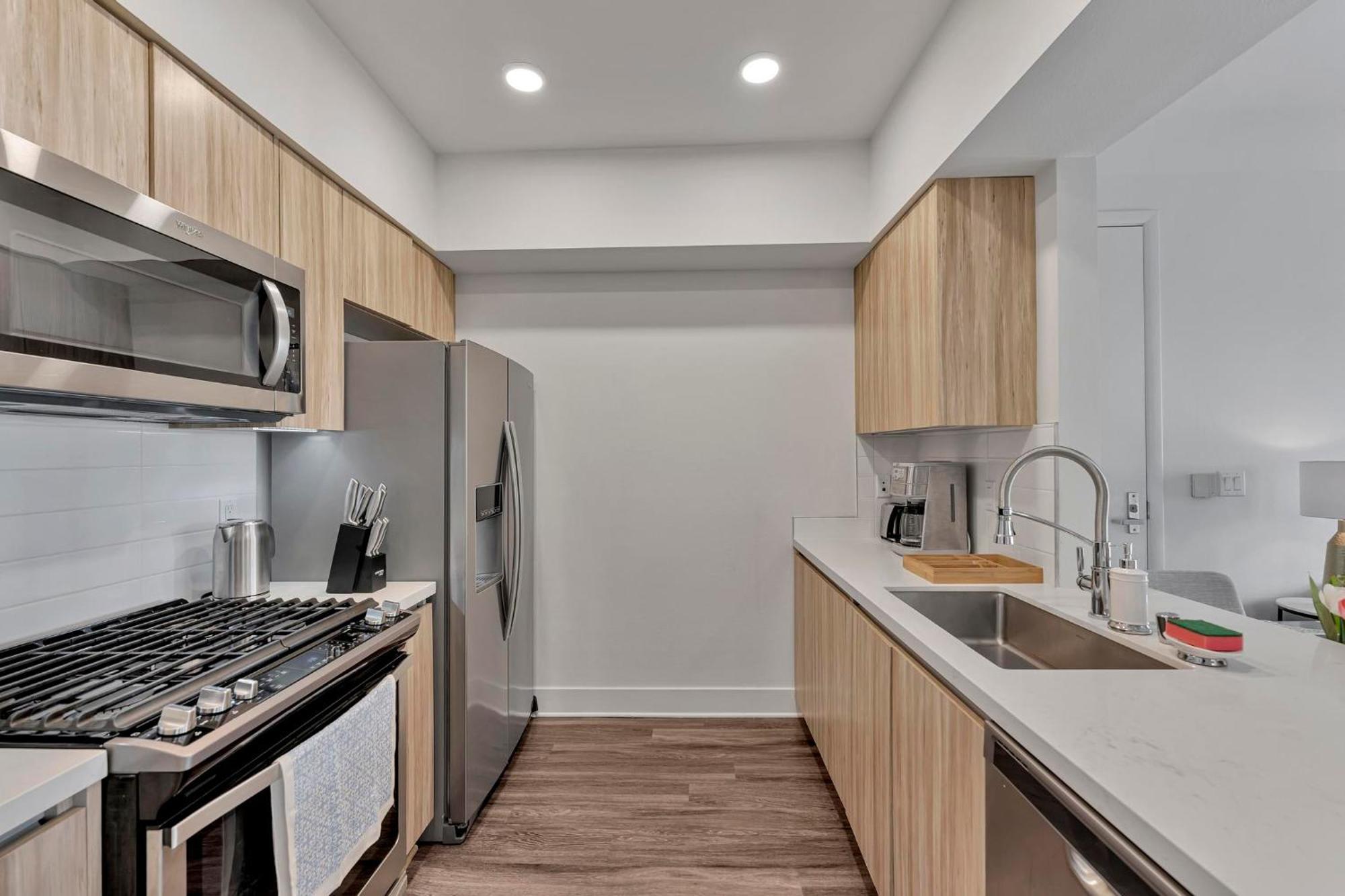7 Large Down Town Santa Monica Apartment Лос-Анджелес Экстерьер фото