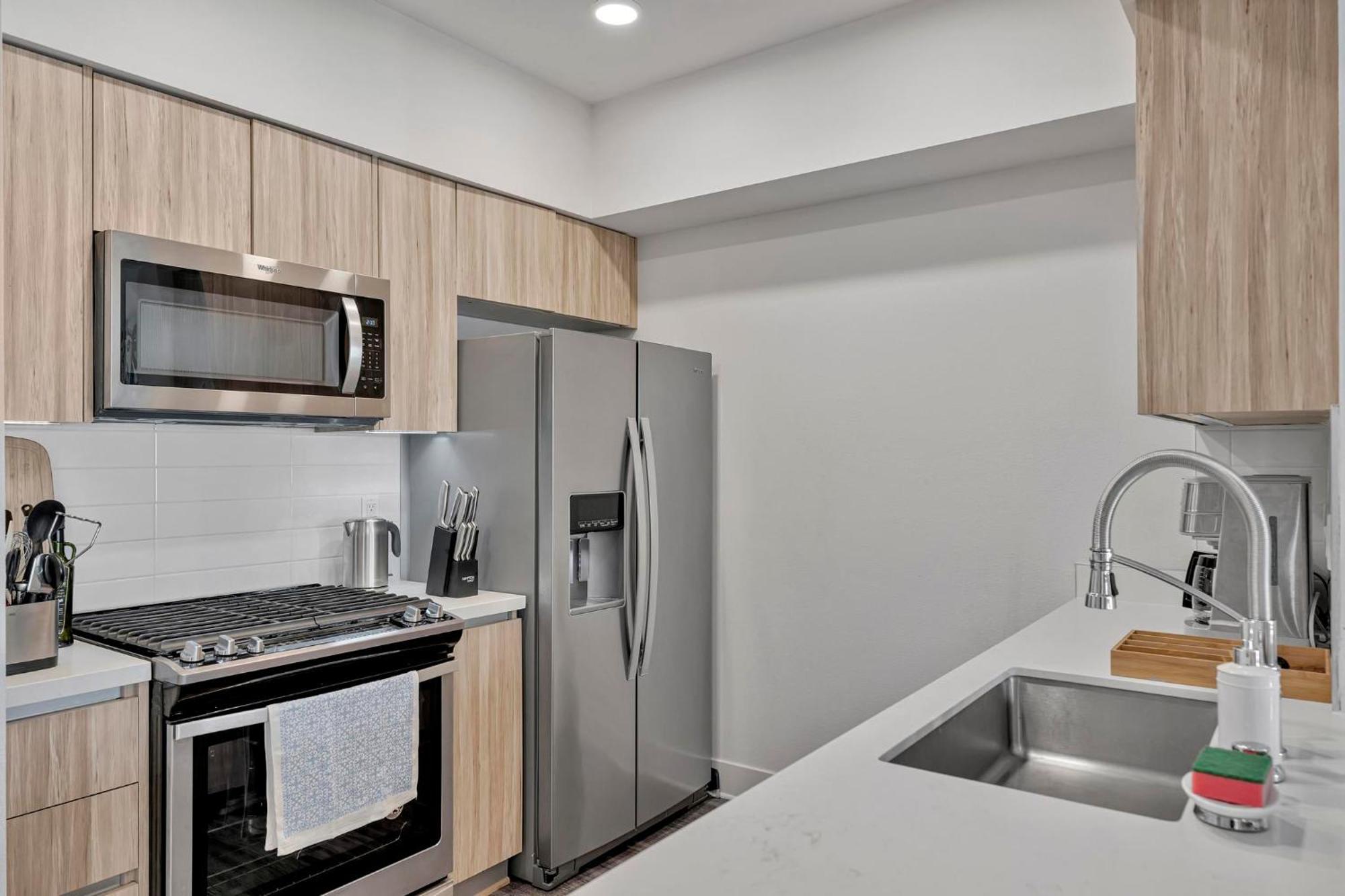 7 Large Down Town Santa Monica Apartment Лос-Анджелес Экстерьер фото