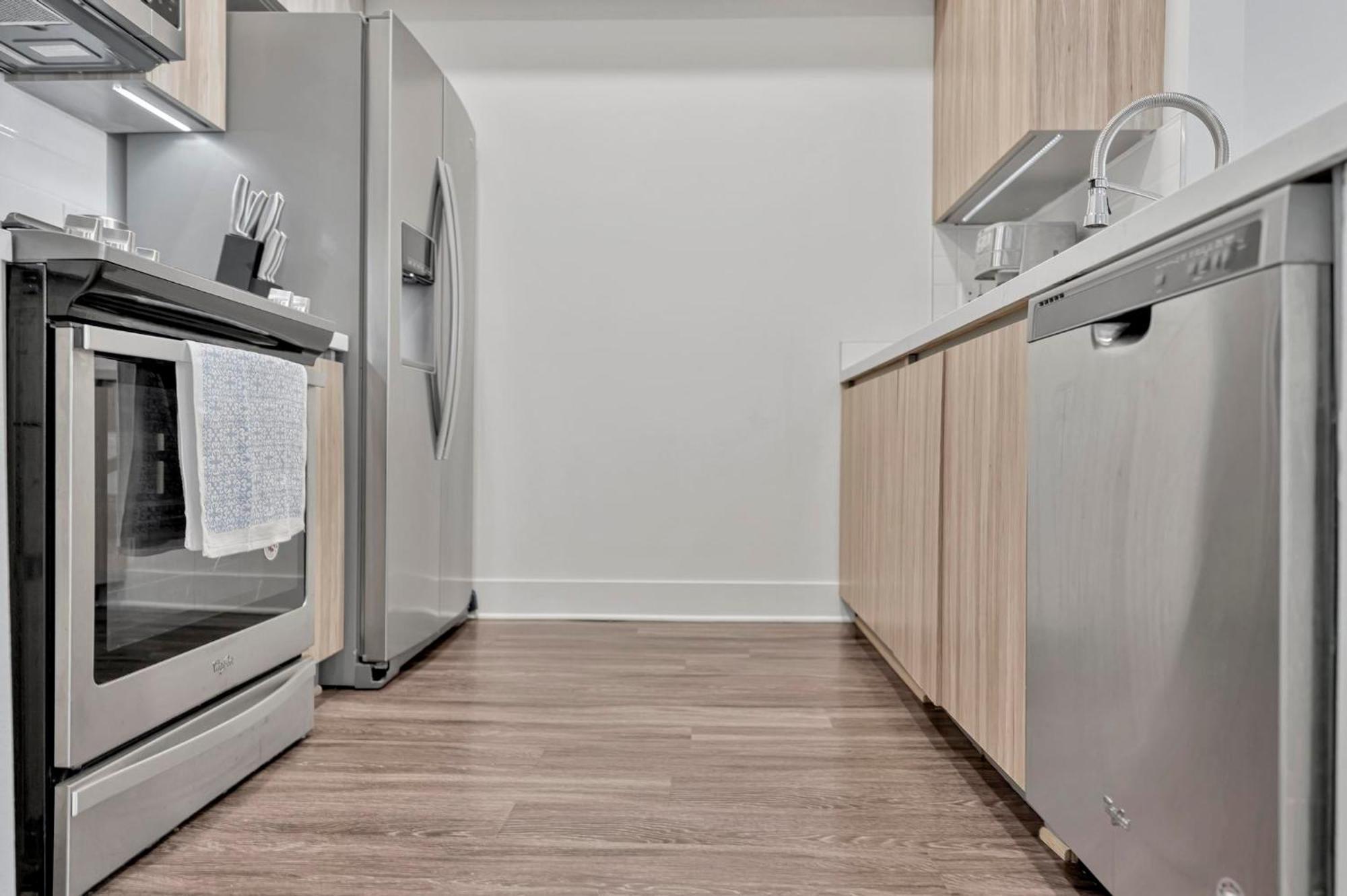 7 Large Down Town Santa Monica Apartment Лос-Анджелес Экстерьер фото