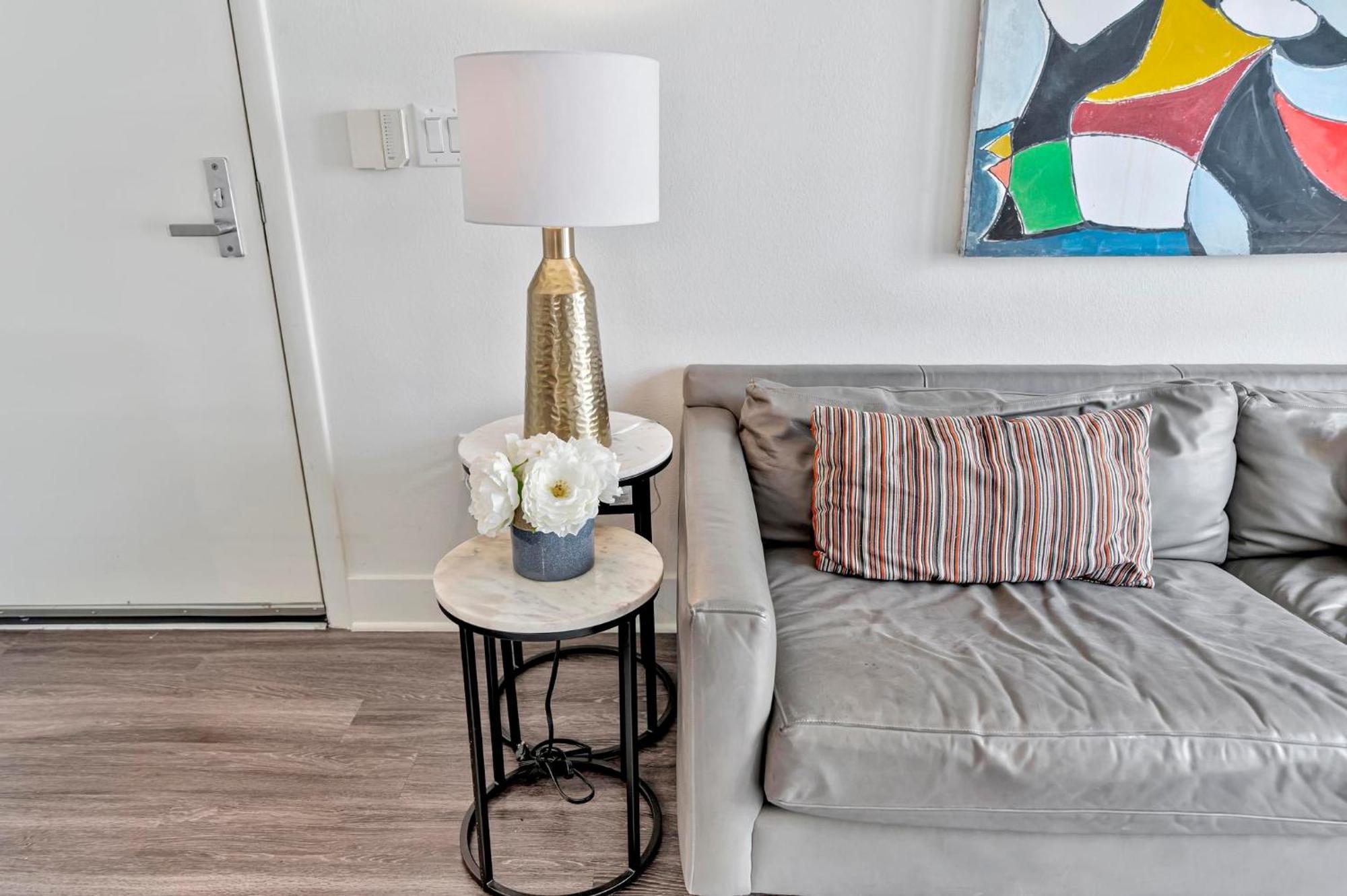 7 Large Down Town Santa Monica Apartment Лос-Анджелес Экстерьер фото