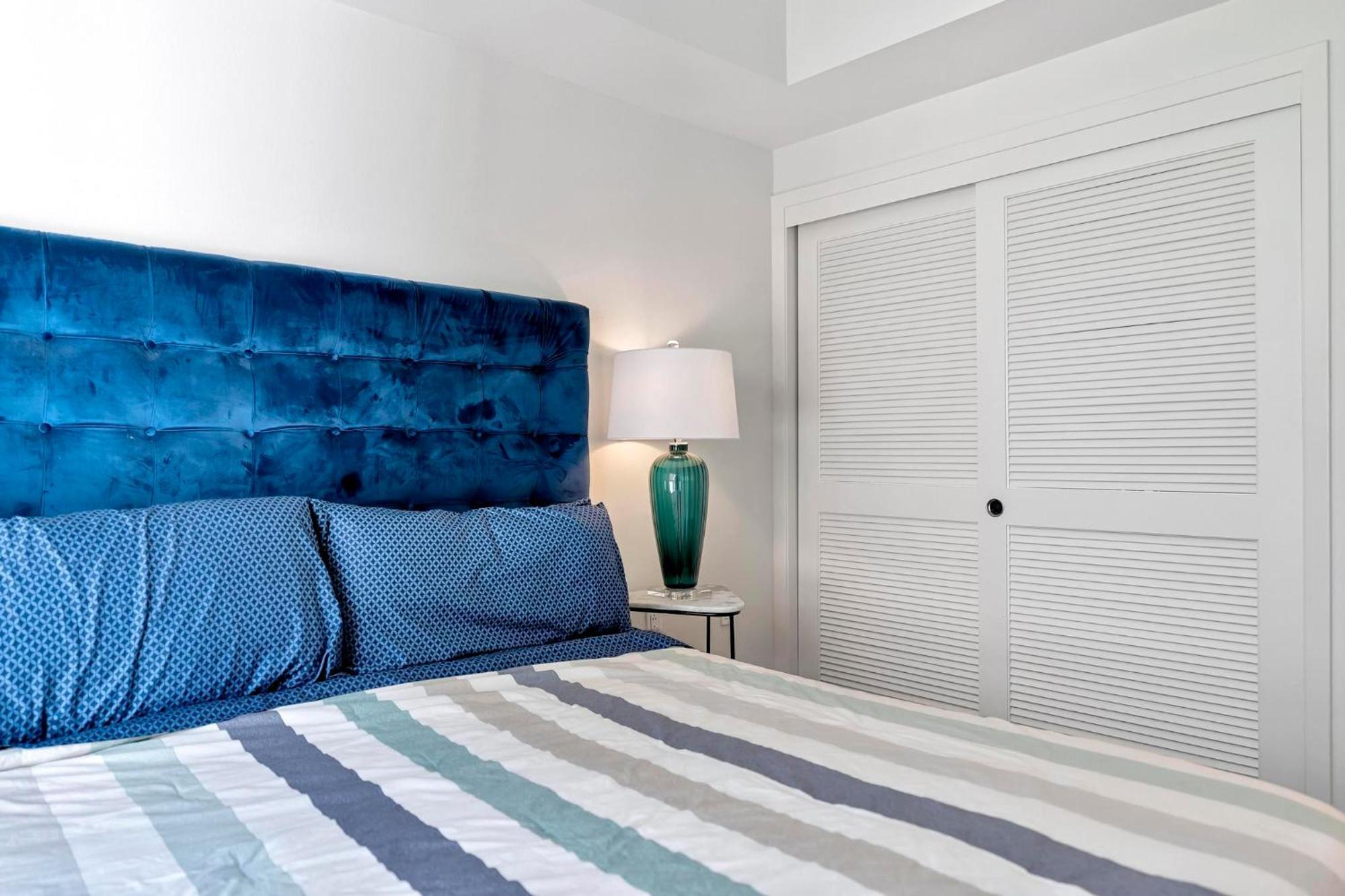 7 Large Down Town Santa Monica Apartment Лос-Анджелес Экстерьер фото