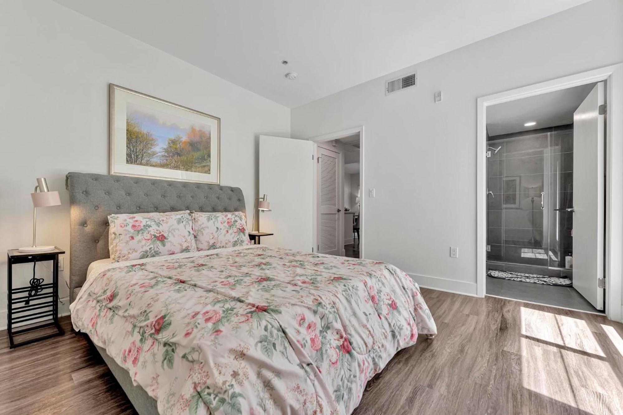 7 Large Down Town Santa Monica Apartment Лос-Анджелес Экстерьер фото